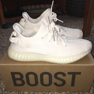 Triple White Yeezy Boost 350 V2 size 8.5